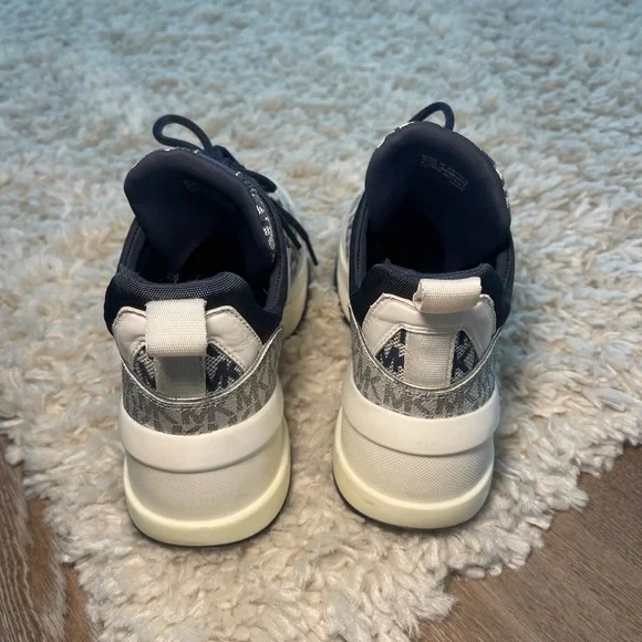 Michael Kors Olympia Monogram Sneakers. Women’s size 7 - Picture 6 of 7